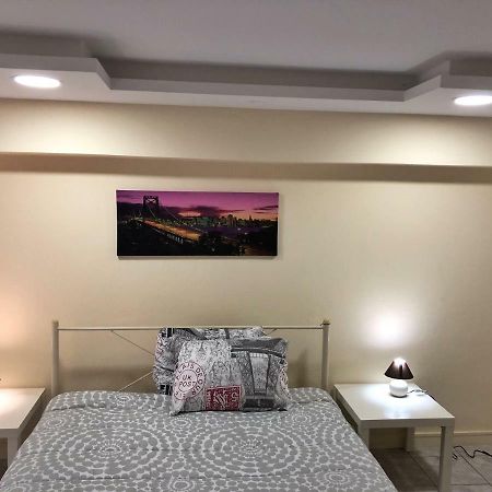 Sunmer Apartment 1Minute From Sea, 15 Min From The Airport Artemis City Center Екстериор снимка