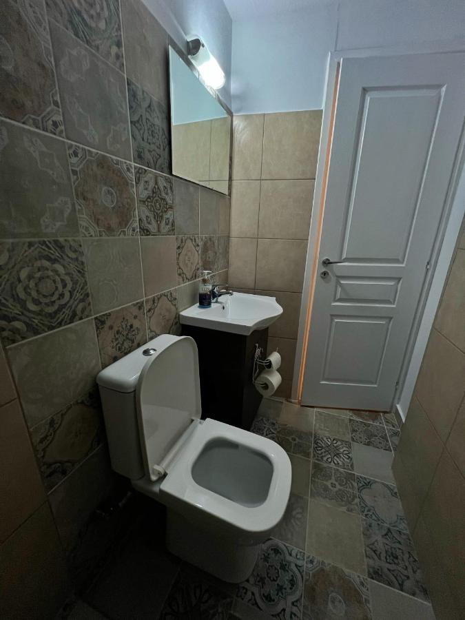 Sunmer Apartment 1Minute From Sea, 15 Min From The Airport Artemis City Center Екстериор снимка