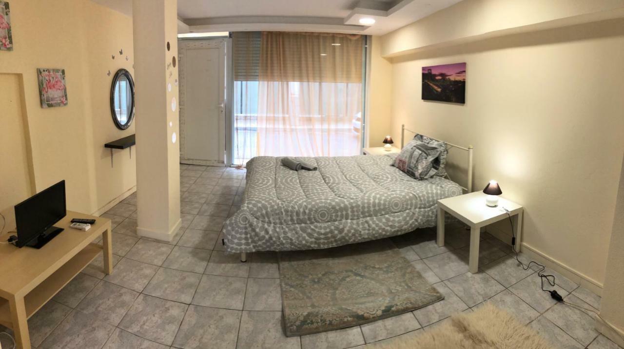 Sunmer Apartment 1Minute From Sea, 15 Min From The Airport Artemis City Center Екстериор снимка