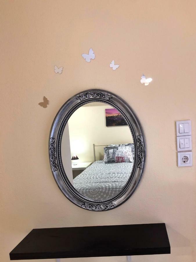 Sunmer Apartment 1Minute From Sea, 15 Min From The Airport Artemis City Center Екстериор снимка