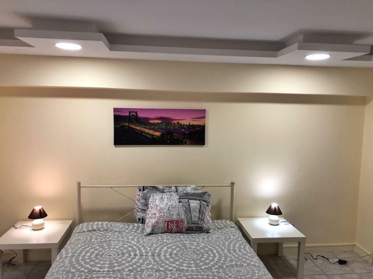 Sunmer Apartment 1Minute From Sea, 15 Min From The Airport Artemis City Center Екстериор снимка